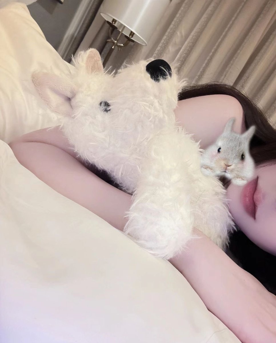 Nails done today. 
Make me feel your skin under my nails, I wanna claw you and make you scream my name while ask me more again.