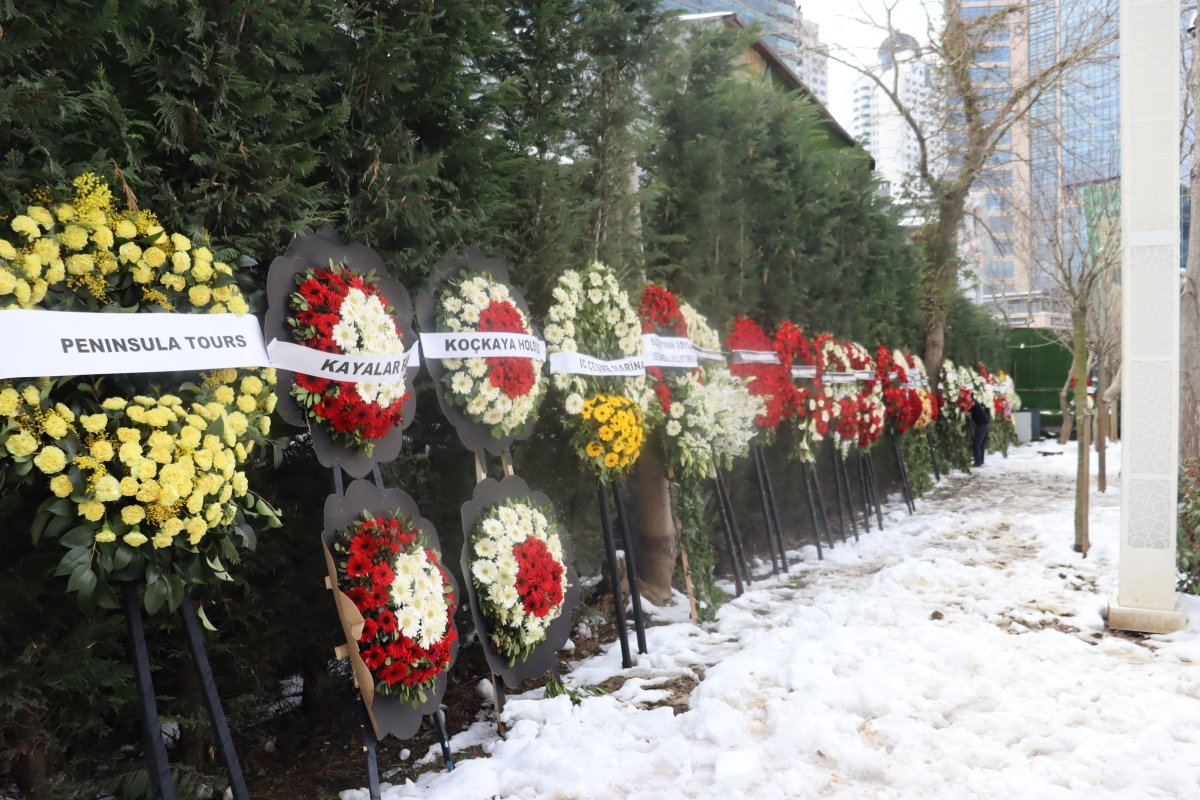 Çetin Soysal,  Umut Dikici ve Alican Şen birlikte katıldılar...

  Tedavi gördüğü hastanede hayatını kaybeden Yılmaz Ulusoy Holding Yönetim Kurulu Başkanı ve Ulusoy Denizcilik A.Ş.’nin ortaklarından Yılmaz Ulusoy (84)'un cenazesi için 25 Şubat 2025 Salı günü Levent Barbaros