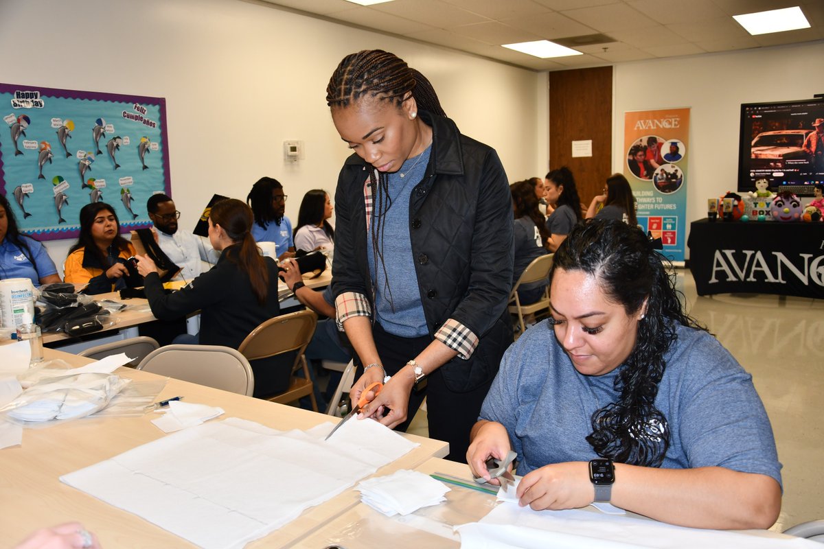 A big thanks to the volunteers from Amegy Bank! 🌟 Your dedication to our PCEP made a real impact, creating educational toys that empower families and promote early learning! 📚🎨💙 #CommunitySupport #VolunteersRock #AmegyBank #PCEP