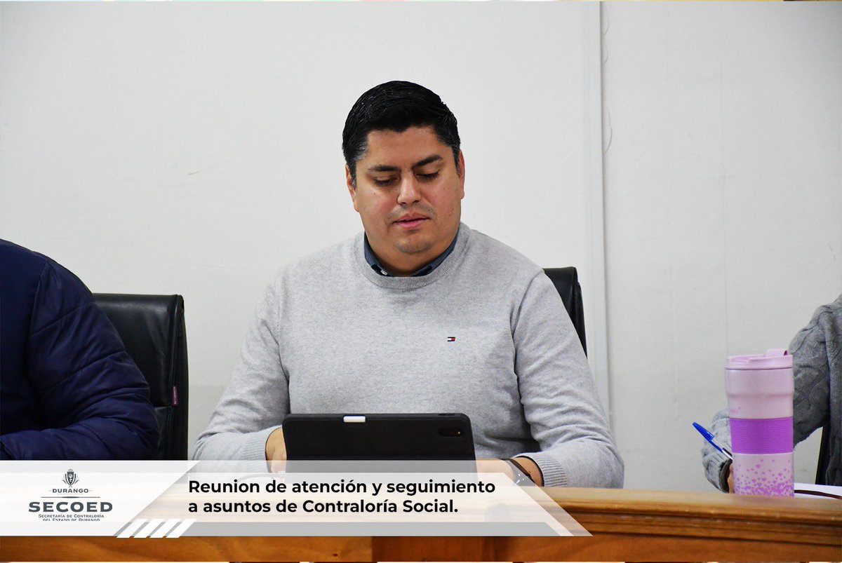 SECOTED's tweet photo. Hoy se llevó a cabo la reunión de atención y seguimiento a los asuntos captados a través de la Dirección de Contraloría Social, con la finalidad de atender y canalizar las denuncias, inconformidades y felicitaciones de los servidores públicos del Gobierno de @EVillegasV. https://t.co/FzD2dXUO8j