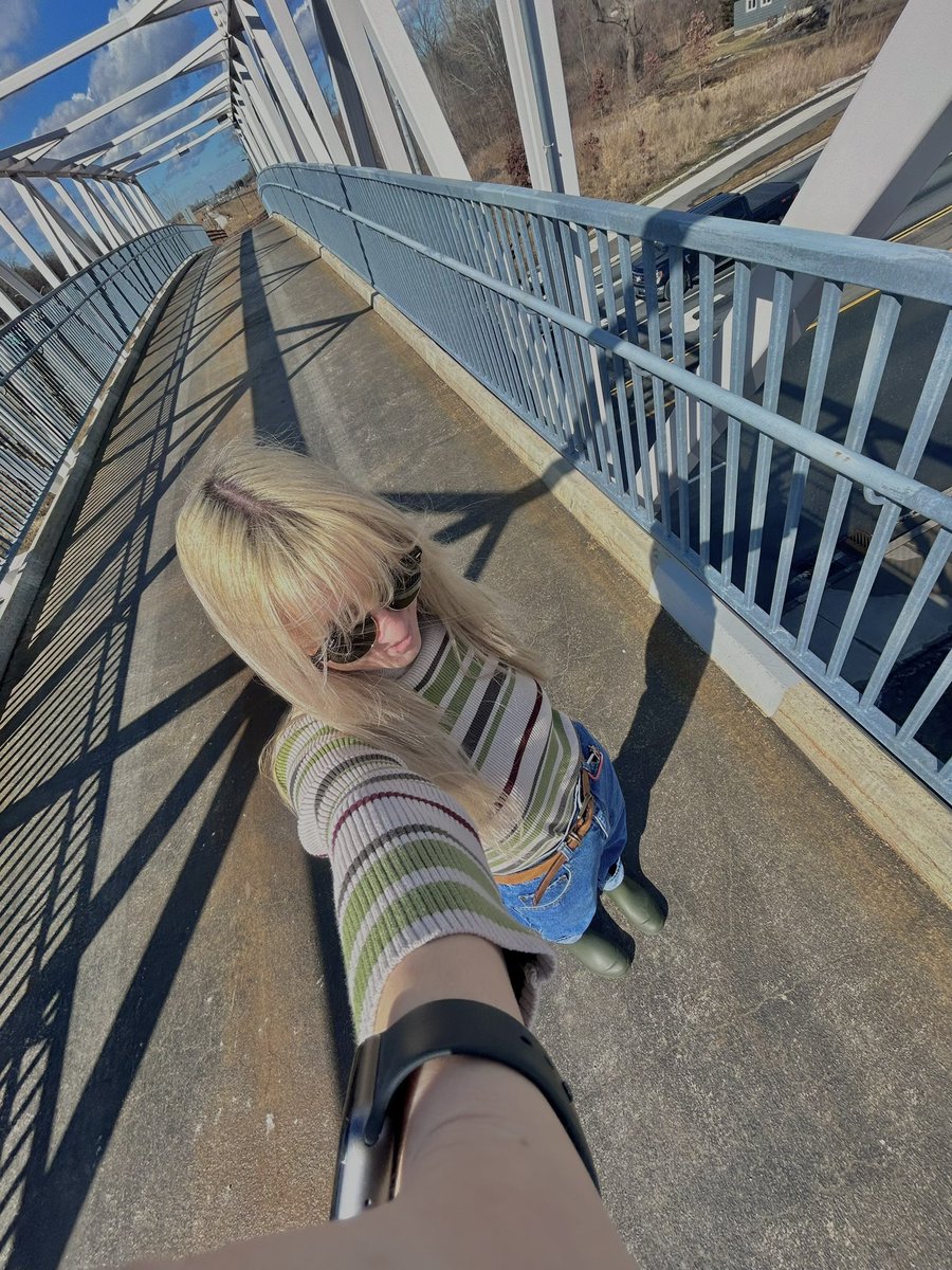 gardeinqueen's tweet photo. sunlight and fresh air got me acting NORMAL ❤️ https://t.co/BoAARgSwCt