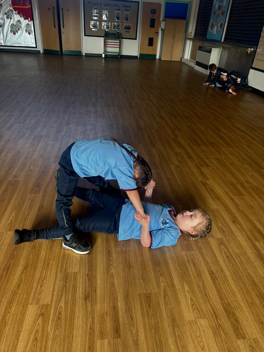 St_Andrew_Apost's tweet photo. During our P.E session today, Reception were asked to work with a partner and use different body parts to create a bridge! We linked this to our story of the week, The Three Billy Goats Gruff! 🐐📖👏🏽 #SuccessfulSATA #SuccessfulPE #SuccessfulEYFS https://t.co/S8YIAtXsjp