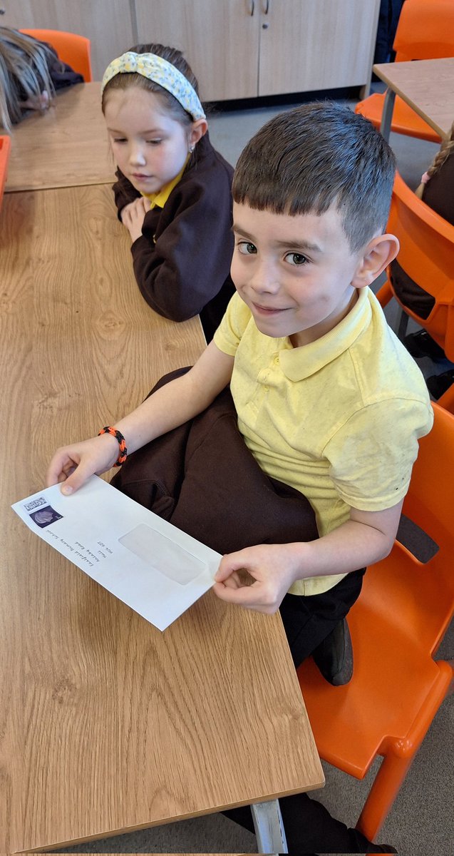 EastfieldPSHull's tweet image. #2CS were excited to receive a letter from Paddington Bear this morning! We can't wait to write a reply! #epswriting
