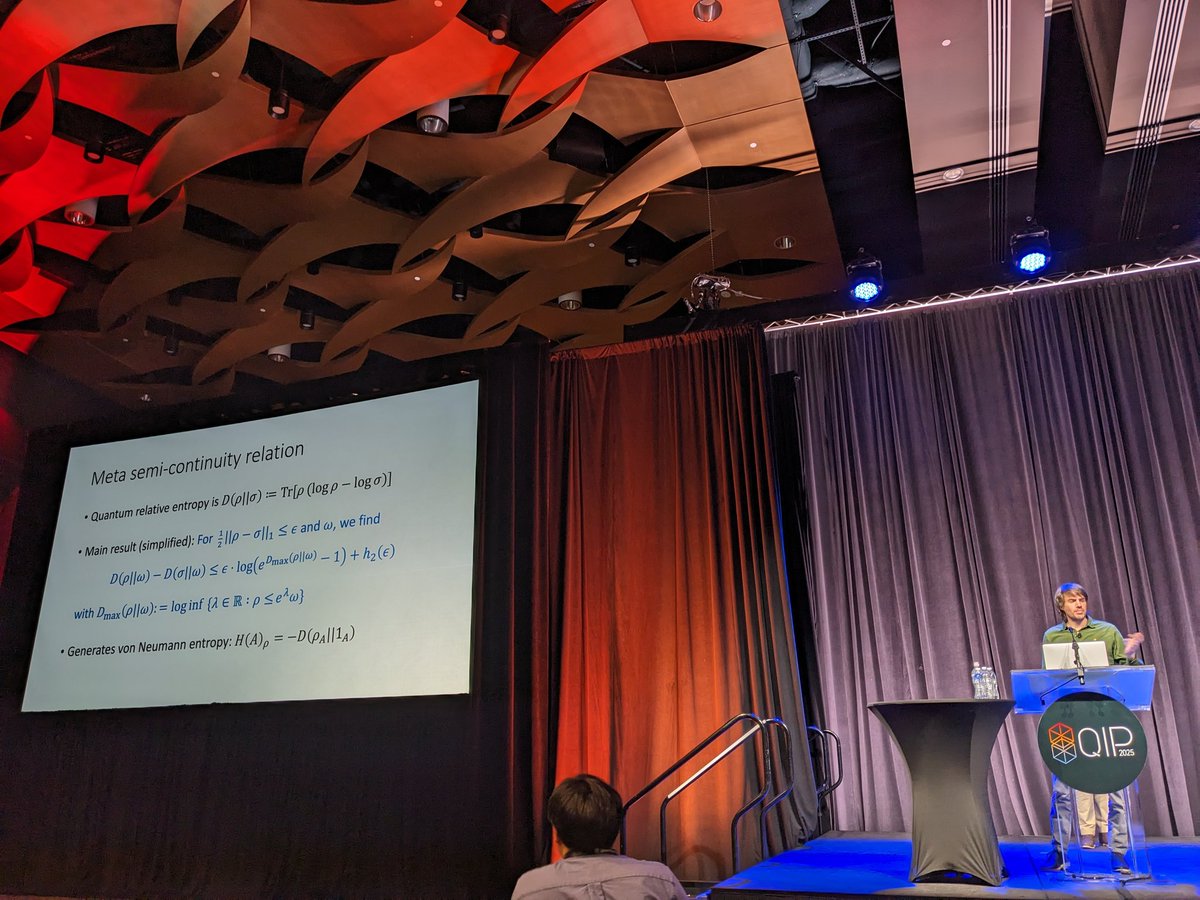 Mario Berta talks about our joint results in arxiv.org/abs/2408.15226 -- also with <a href="/marcotomamichel/">Marco Tomamichel</a> -- at #QIP2025
