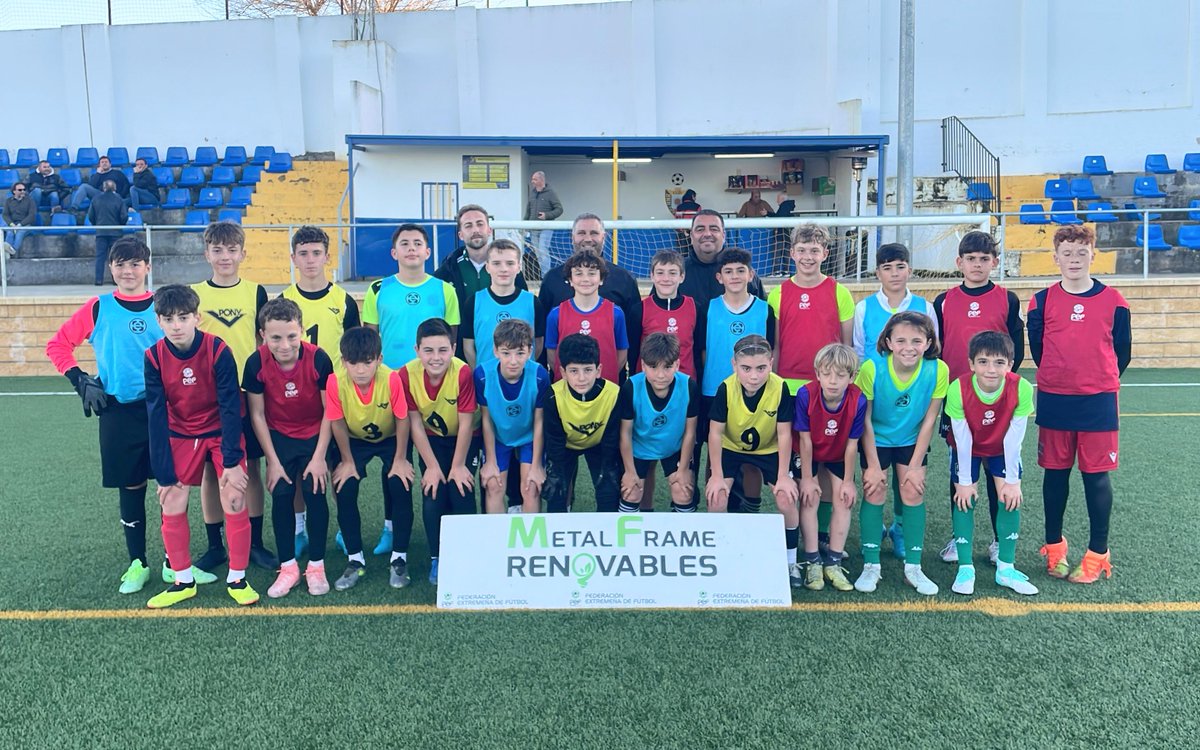 💚🤍🖤 | #SelecciónExtremeña |

🙃🙃🙃¡¡¡MARTES LOCO!!! 

📸Hasta 4 combinados regionales han coincidido esta tarde en 📍Solana de los Barros realizando diversos entrenamientos para preparar sus respectivos 🇪🇸Campeonatos de España:

✅Sub-16 Femenina | ☝️¡PRESENTE!
✅Sub-14