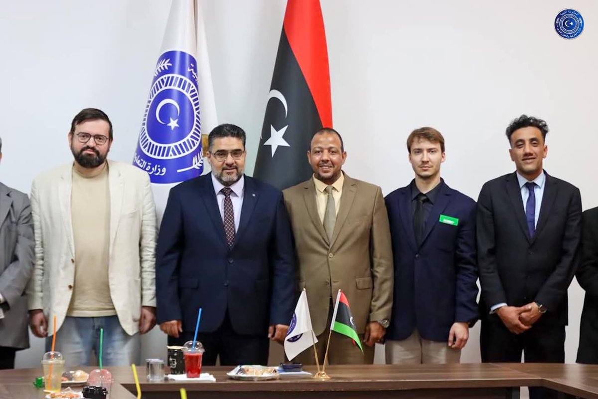 Mofa_ly's tweet photo. **لمواكبة التطورات في التعليم التقني، انعقد اجتماع في مقر وزارة التعليم التقني والفني بحضور الوزير د. فرج خليل ووفد روسي، بمشاركة وزارة الخارجية.

تم الاتفاق على وضع إطار لمذكرة تفاهم لإدخال تقنيات حديثة، مع التأكيد على تكثيف التنسيق لضمان تحقيق الأهداف المرجوة.** #ليبيا #التعليم