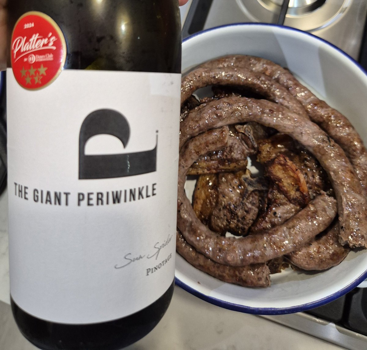 Summer braai
               🤝
Cool climate Pinotage