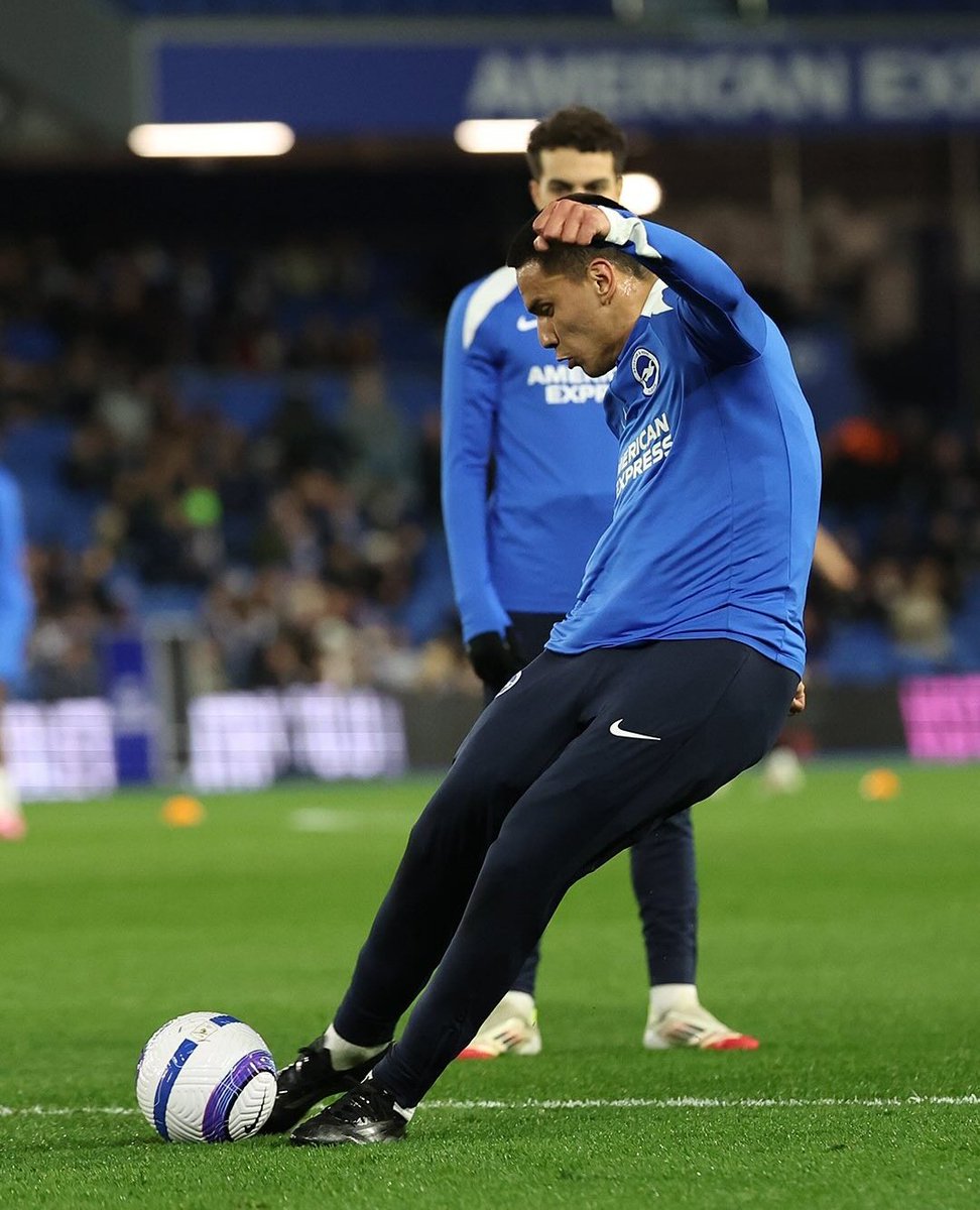 Por favor, 20 minutos y lo de Diego Gomez🇵🇾 es FANTASTICO. Es un crack. QUÉ PLAYER. 🙌🏼❤️ #BHABOU #BHAFC