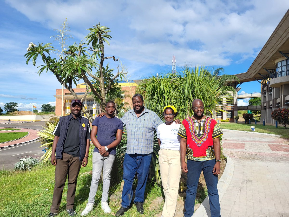 Jason Shingirai Makechemu tweet media