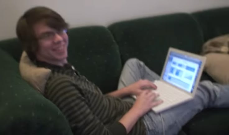 thenormalkral1e's tweet image. cute :( &amp;lt;3