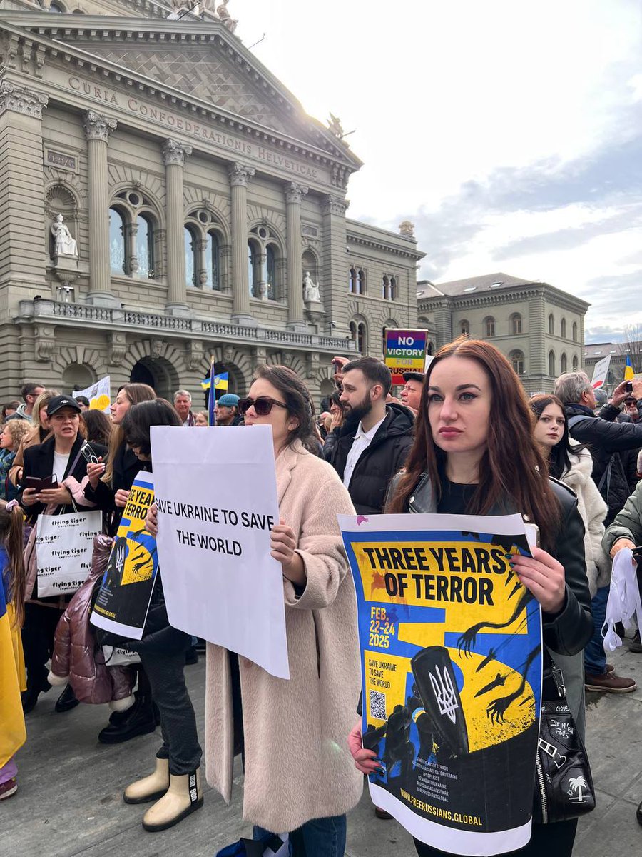 В третью годовщину войны во многих городах мира демократические российские сообщества провели акции в поддержку Украины. На этот раз мероприятия растянулись на несколько дней: стартовали 22 февраля в Берне, Берлине и Лос-Анджелесе, завершились 25-ого в Южной Корее. Их объединила