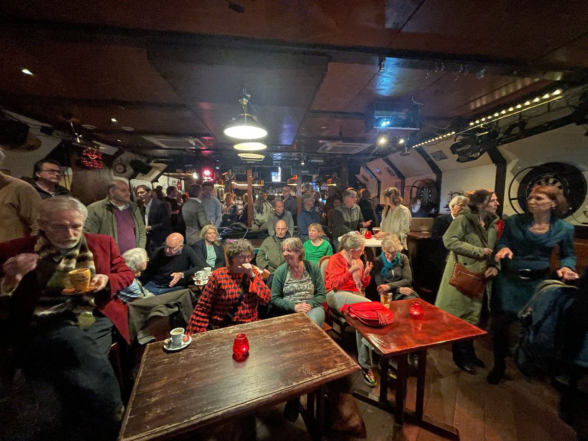 Kan er in de toekomst ruim gebouwd worden op het terrein van het #vliegveld #Hilversum ? Een groot deel van #Wijdemeren is voor, zo blijkt in het #politiekcafe #Hilversum