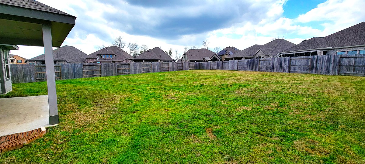 PrepperRealtor's tweet image. Just Reduced! Don't miss this opportunity to have an almost new home with one of the biggest back yards in the neighborhood. And ask about some special rate loans that are available to qualified buyers. W/D &amp;amp; Refrigerator are included.
gregsanders.nbeliterealtygroup.com/details/?mlsid…