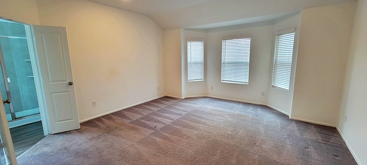 PrepperRealtor's tweet image. Just Reduced! Don't miss this opportunity to have an almost new home with one of the biggest back yards in the neighborhood. And ask about some special rate loans that are available to qualified buyers. W/D &amp;amp; Refrigerator are included.
gregsanders.nbeliterealtygroup.com/details/?mlsid…