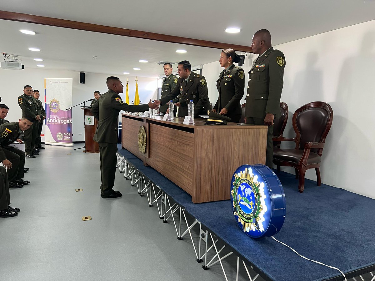 Dirección de Educación Policial tweet media