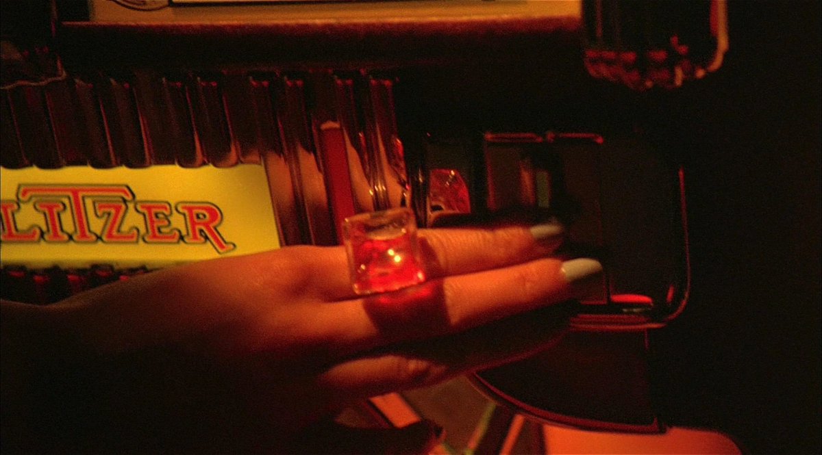 TheCinesthetic's tweet photo. Fallen Angels (1995) https://t.co/z1XSpFPHjj