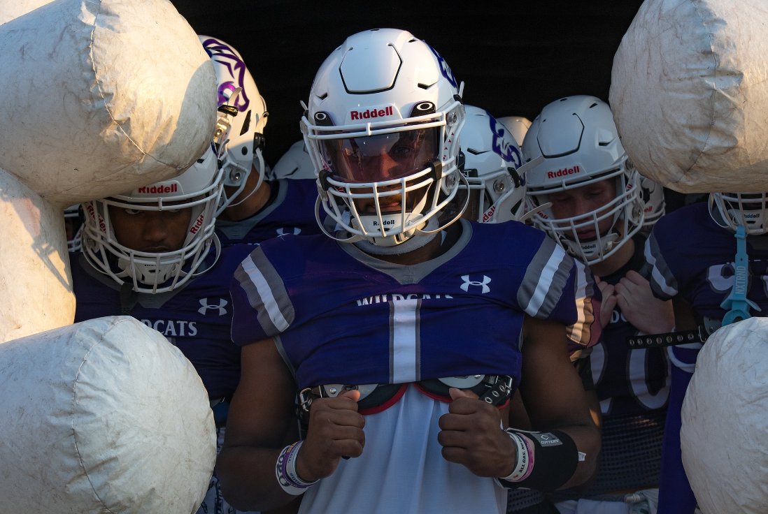 ElginTxISD's tweet photo. • Wildcat Welcome: annual report category (Gold recognition): Marcial Guajardo
• One Heartbeat: sports photo category (Gold): Marcial Guajardo
• Friday Night Sunlight: sports photo category (Gold): Marcial Guajardo
(2 of 3) 🧵 https://t.co/8eAg8TIzge