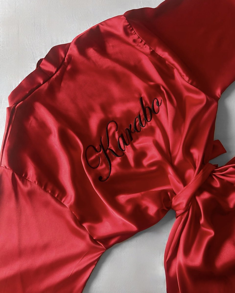 slazy_za's tweet photo. Crafted with smooth satin fabric for a butter-soft feel &amp; plush look 🌹
.
.
.
.
.
#GirlTalkZA #SupportBlackBusiness #Satin #Robe #satinrobe #personalized #slazy #bride #bridetribe #Bridesmaidrobes #SouthAfrica https://t.co/2kehHkAj36