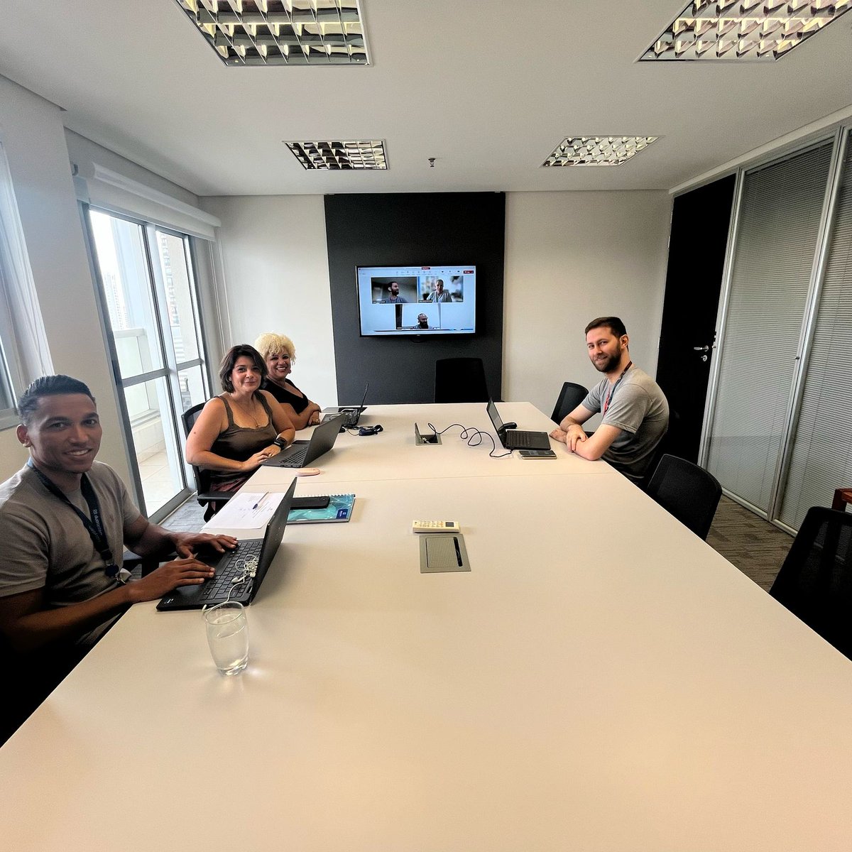 duosystemsaude's tweet image. Em fevereiro, a Duosystem realizou um workshop imperdível sobre Trunk-Based Development (TBD), explorando como essa metodologia pode transformar a produtividade, qualidade do código e a eficiência da equipe!
#Duosystem #TrunkBasedDevelopment #Desenvolvimento #Tecnologia