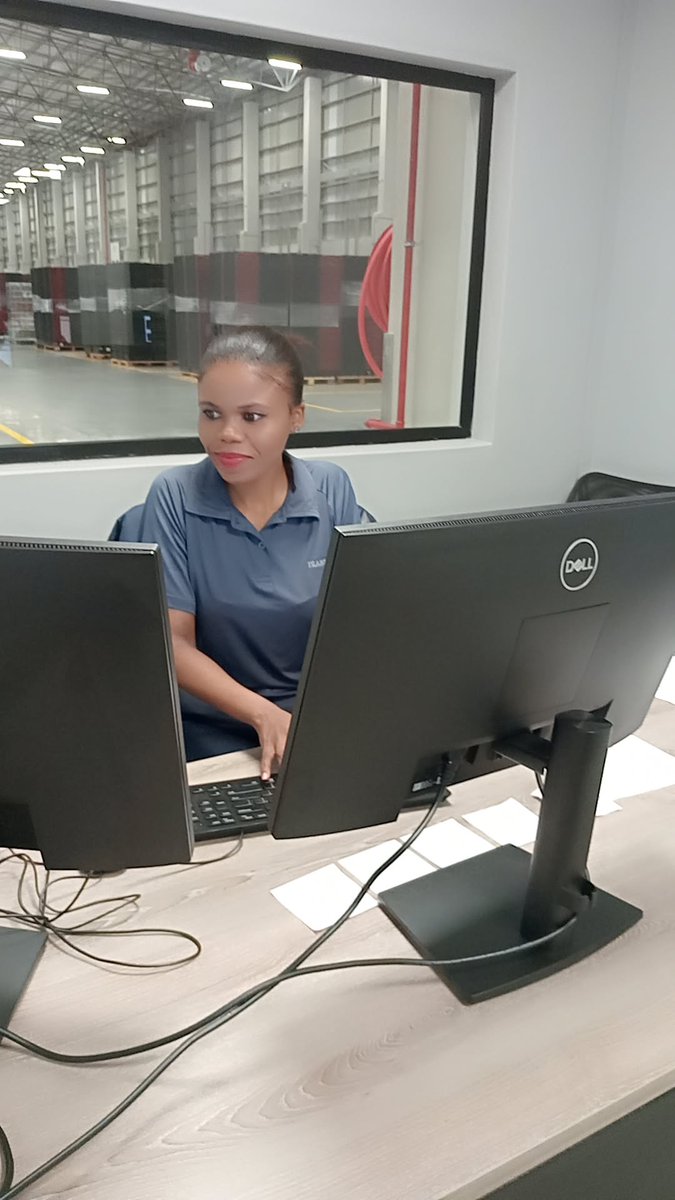 zizilishnonifyd's tweet photo. The Nightshift girlie 😁🤗hey peeps it's my 1st night shift‼️ and I'm wearing my 1st pair of overall EVA‼️ I'm so...inlove with them ❤️😍🥰 Let's crush this nightshift🦾😁 https://t.co/NeTirLXl6U