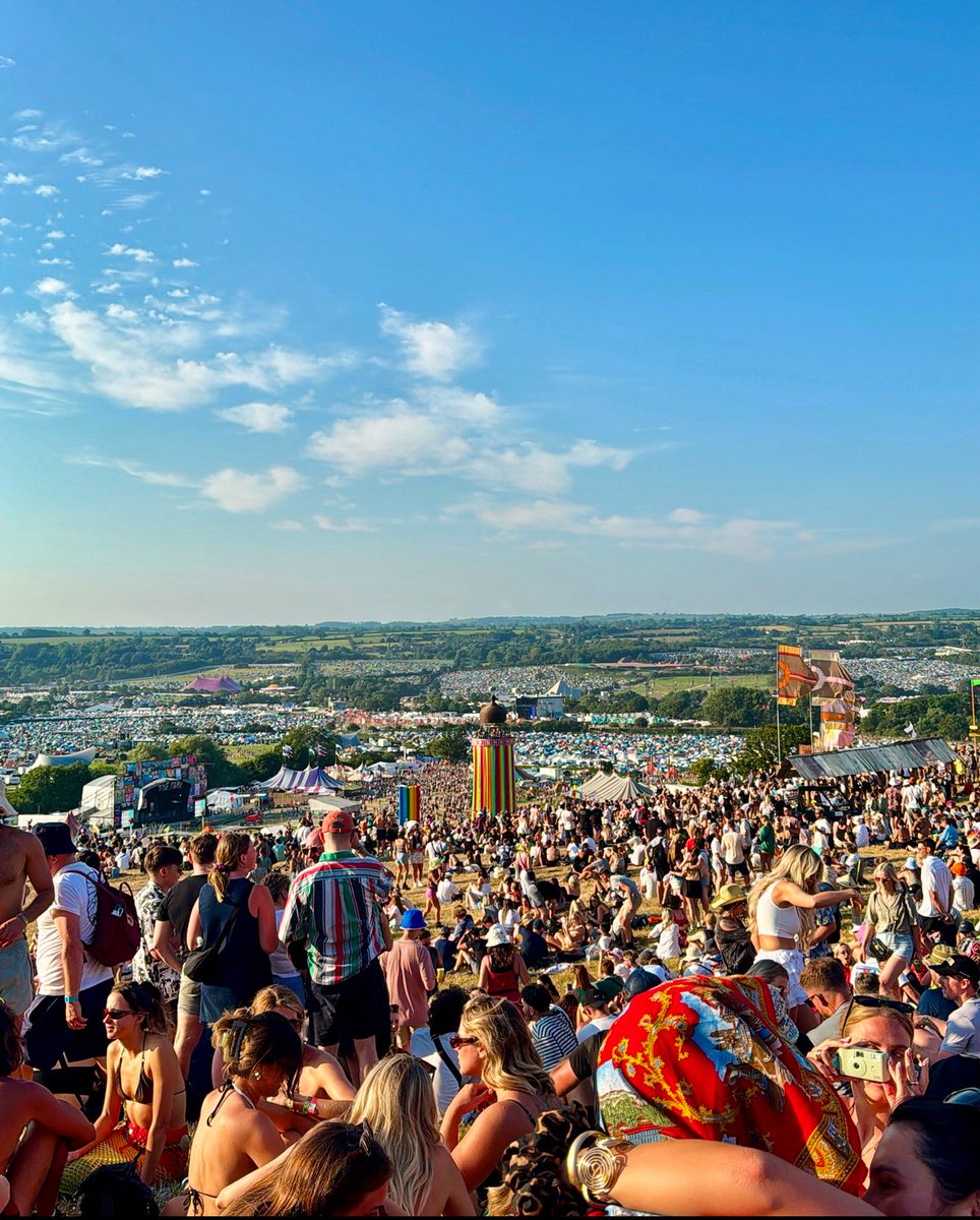 4 months til Glasto Wednesday, opening night. ceeeeeeemmmmon 🤙🏻 🍺 

#Glastonbury #Glasto