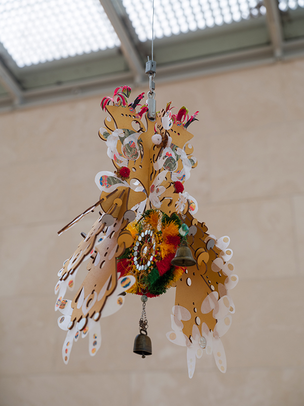 #HaegueYang, de nuestra colección, presenta 'Lost Lands and Sunken Fields' en <a href="/nashersculpture/">Nasher Sculpture Center</a>, hasta el 27 de abril. Explora las tensiones entre tradición y modernidad, destacando la fragilidad de los ecosistemas culturales y naturales.

s.mtrbio.com/fwvbcetios