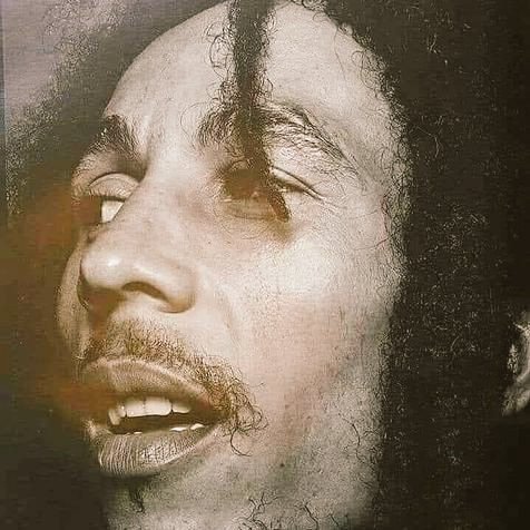 "Be humble because even the sun, with all its grandeur, lets the moon shine."

➖Bob Marley ☀️