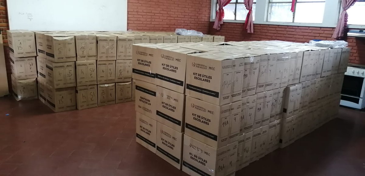 CorreoPy's tweet photo. 🚛📚 Los kits escolares llegan a Fernando de la Mora y a Julián Augusto Saldívar. 

Los materiales se transportan con vehículos que están al servicio del Correo Paraguayo.

Dinacopa al servicio de la ciudadanía 🇵🇾

#KitsEscolares2025 🇵🇾
#CorreoParaguayo 🇵🇾
#GobiernoDelParaguay 🇵🇾 https://t.co/ew5dQlNXoO