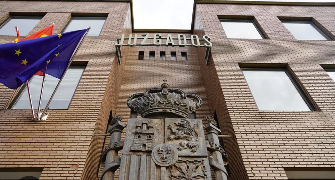 Llevo cerca de 14 años ejerciendo como abogada en el partido judicial de #Ponferrada durante este tiempo he visto como los vecinos de #Ponferrada #Villablino #Astorga han sido atendidos por la Subdireccion del Instituto de medicina legal de Ponferrada. +hilo