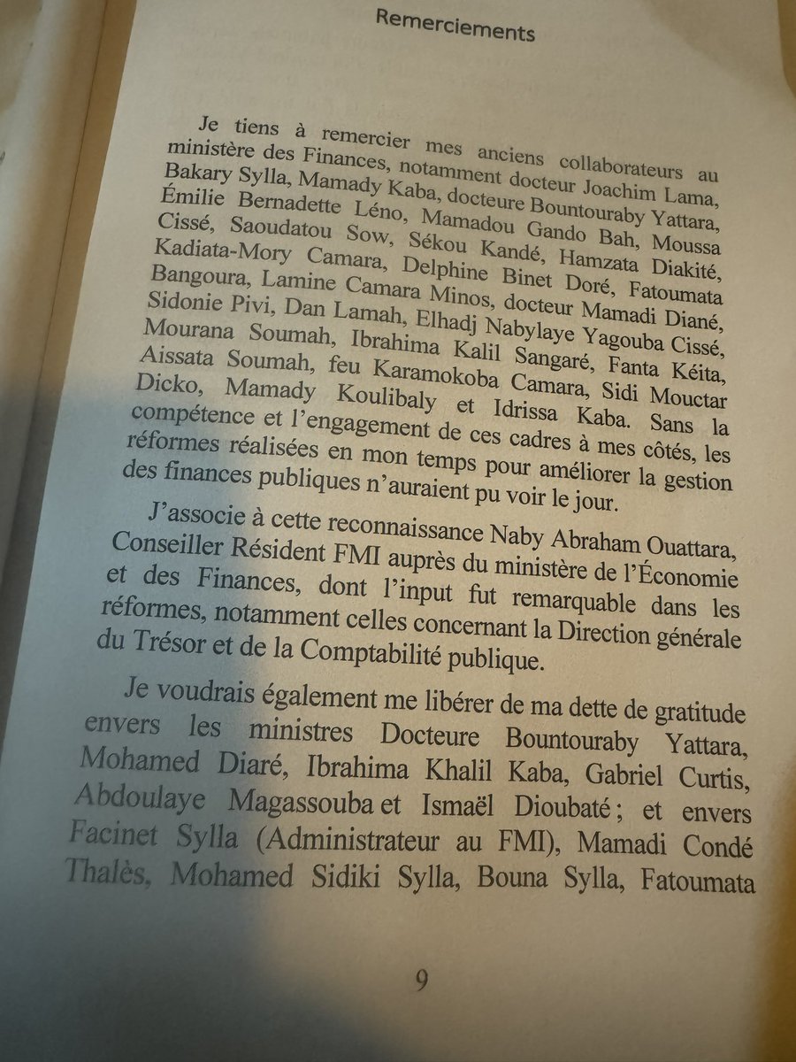 Gando444's tweet image. Merci à M. le Ministre pour cet acte  de reconnaissance qui réveille en moi le sentiment de fierté de servir mon cher pays. Vous m’avez doublement cité dans votre livre comme un collaborateur de haut niveau et de qualité , ensuite comme contributeur à votre précieux livre .