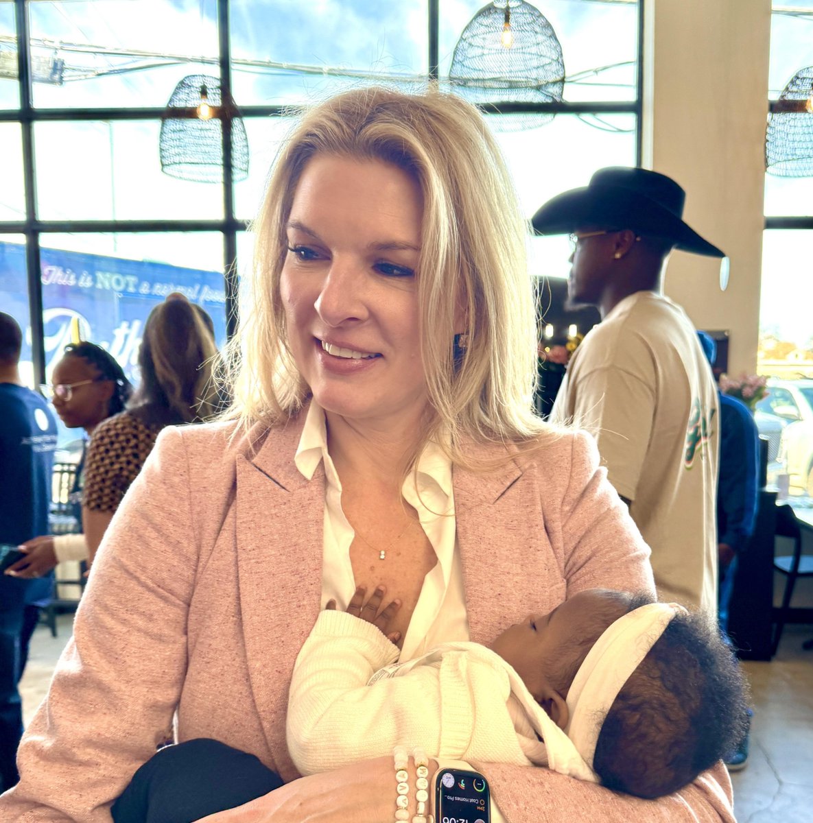 minervaco's tweet image. ✨ A moment five years in the making! ✨

Yesterday, we celebrated a dream come true—@RuthiesForGood officially opened their doors on MLK Boulevard in Dallas!

We couldn’t be prouder of @ahkleinert, @thegoodfdn team, and everyone who made this vision a reality. 🥂

#MinervaClient