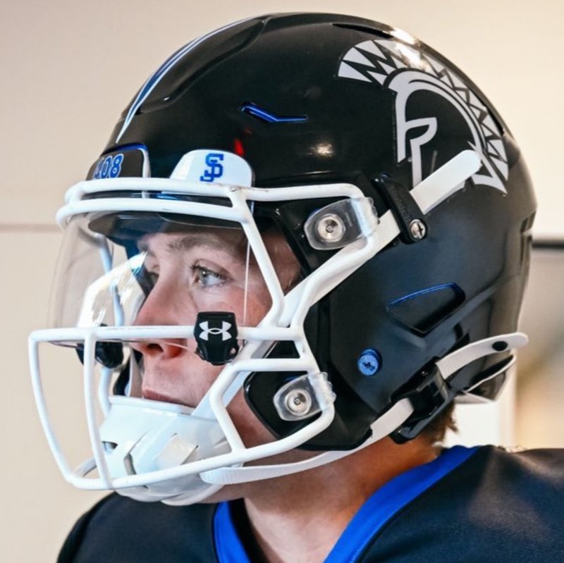 CollegeFBonX's tweet photo. San Jose State has some of the most underrated helmets in all of college football! https://t.co/tTlqRpZbH3