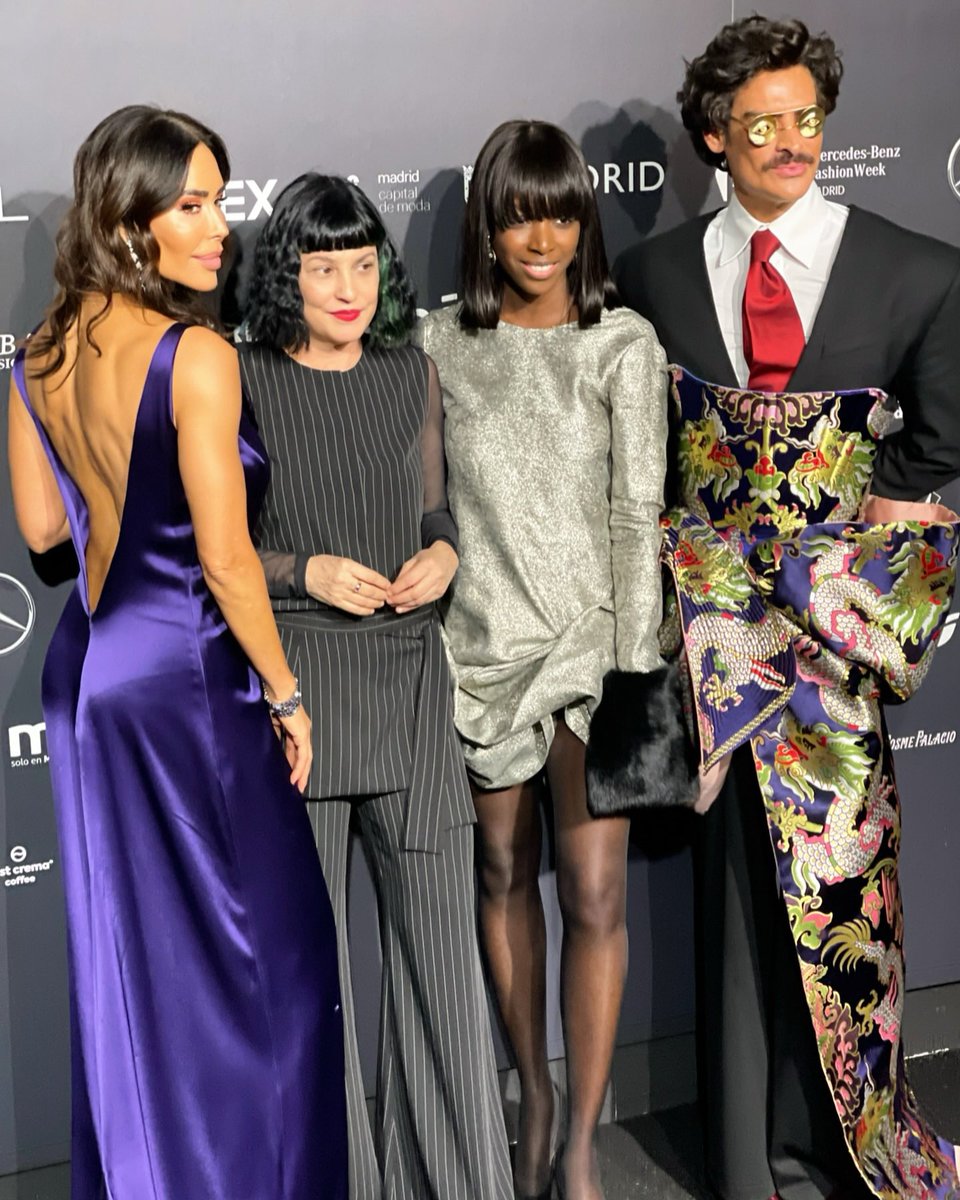 BCLONA's tweet photo. Mercedes Benz Fashion Week Madrid, attending the presentation of the new collection by designer and dear friend #felycampo @Kirosjewels @MBFWMadrid #MBFWM @Fel_yCampo https://t.co/A2Us8F6sO8