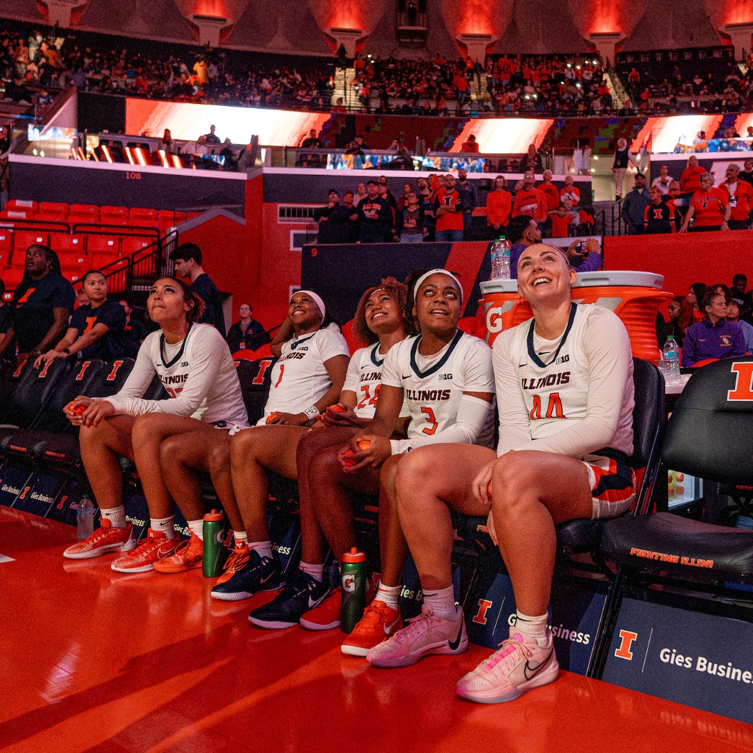 Final home game for our 5 seniors on Sunday 🔶🔷

Get your tickets ahead of time to avoid lines!

🎟️ ow.ly/g51K50V6wkU