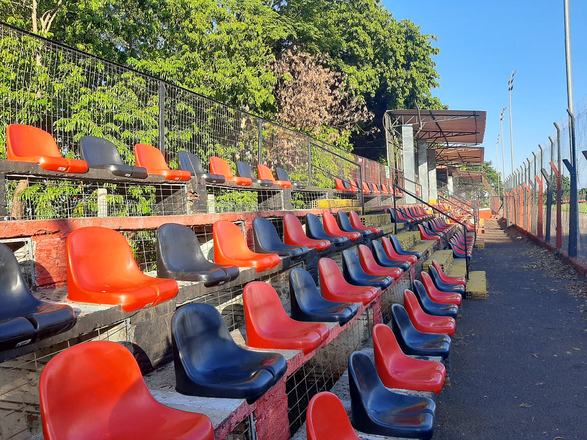 Clecioruver's tweet image. Guia Crissiumal - Com novo gramado, cadeiras nas arquibancadas e novo vestiário, Estádio Rubro-Negro Hinterholz está todo remodelado guiacrissiumal.com.br/noticias/25-02… @TupiCrissiumal @divisaodeacesso