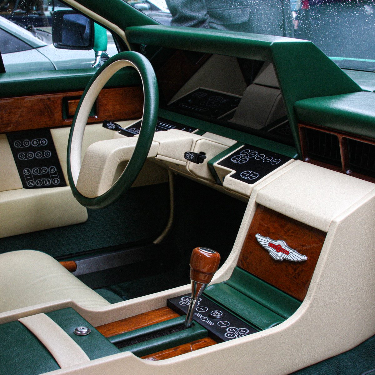 Aston Martin Lagonda (1982)