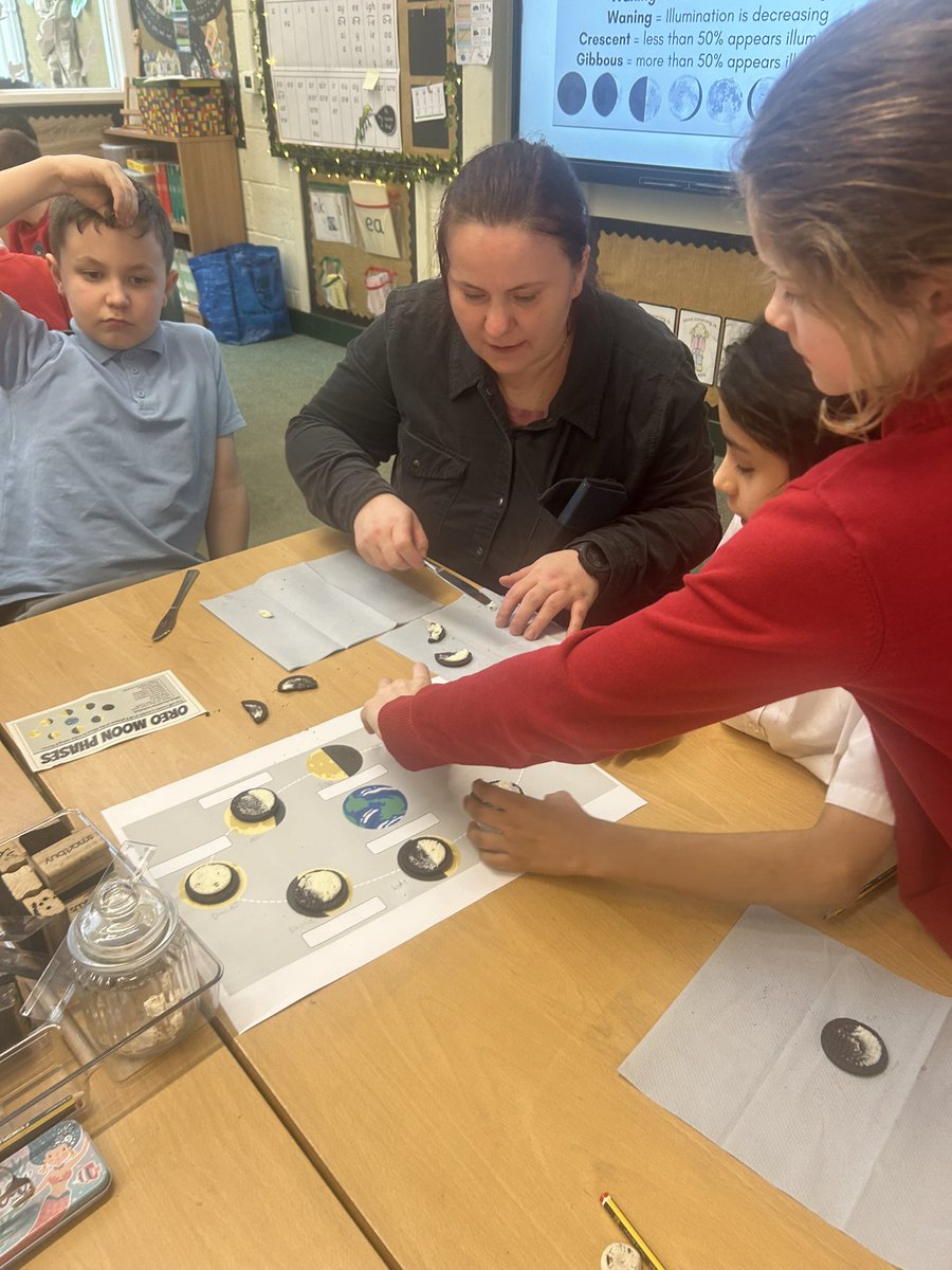 Today we learned about the different phases of the moon. Then we worked as a group to show what each phase looks like using Oreo’s! At the end we got to eat them all 😄 🌒