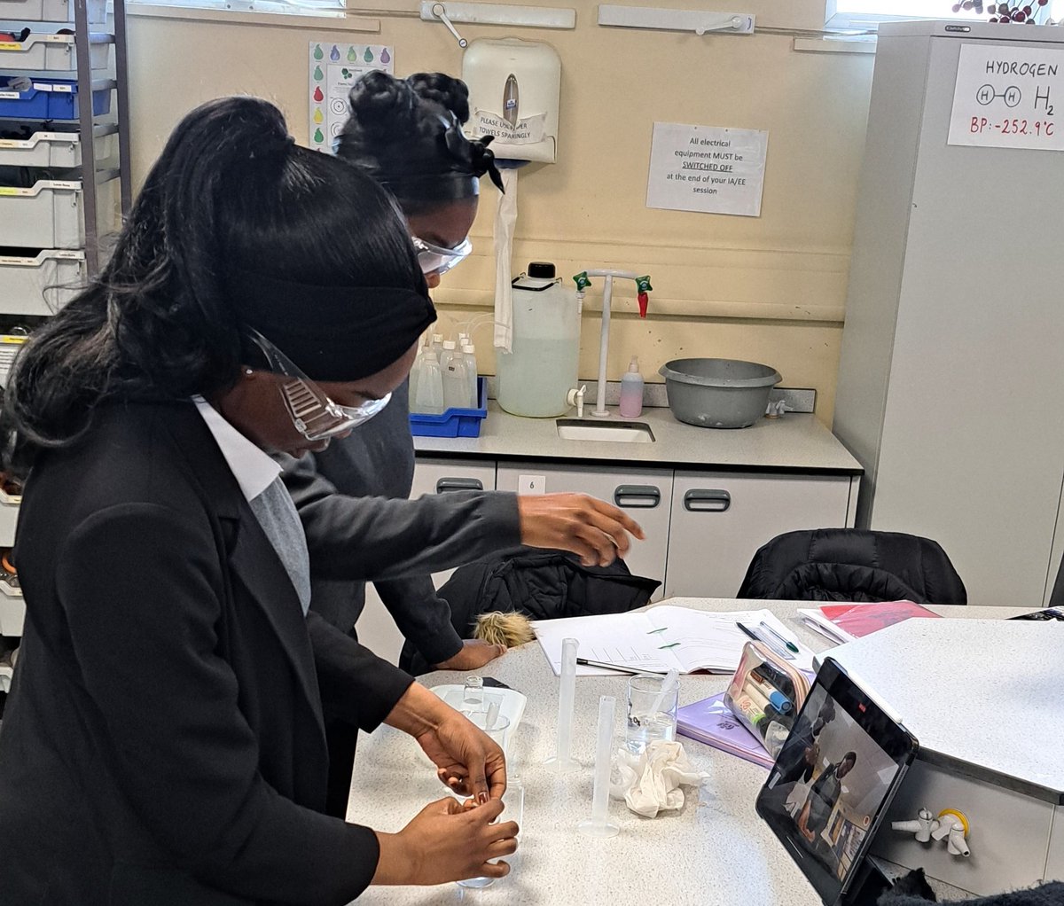 Year 12 have been working hard experimentally determining the order of reaction, it isn't an easy task! A few also recorded themselves to help prepare when it comes to carrying out their IAs, I feel an IB Chemistry vlog in the works...👩‍🔬 <a href="/DrCourtDGS/">Dr Court</a>
