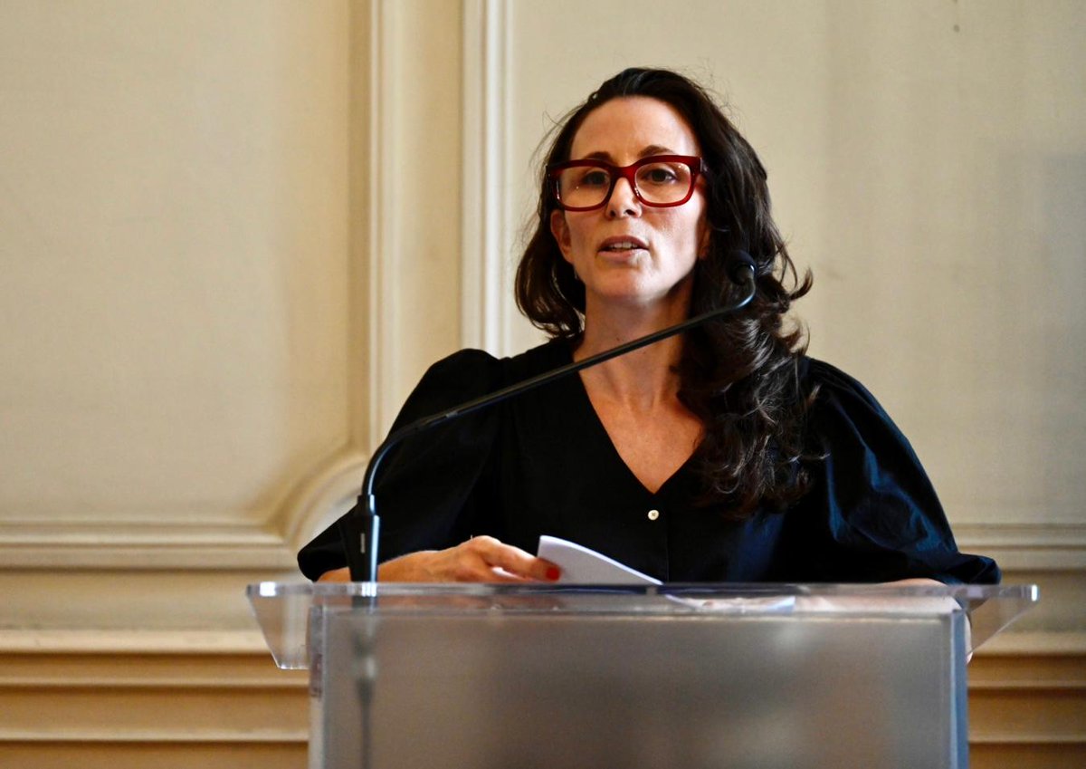 El Museo de Artes Decorativas presentó del tapiz «La Rendición de Breda», una de las piezas más valiosas de su colección, luego de un minucioso proceso de restauración en la Real Fábrica de Tapices de Madrid.