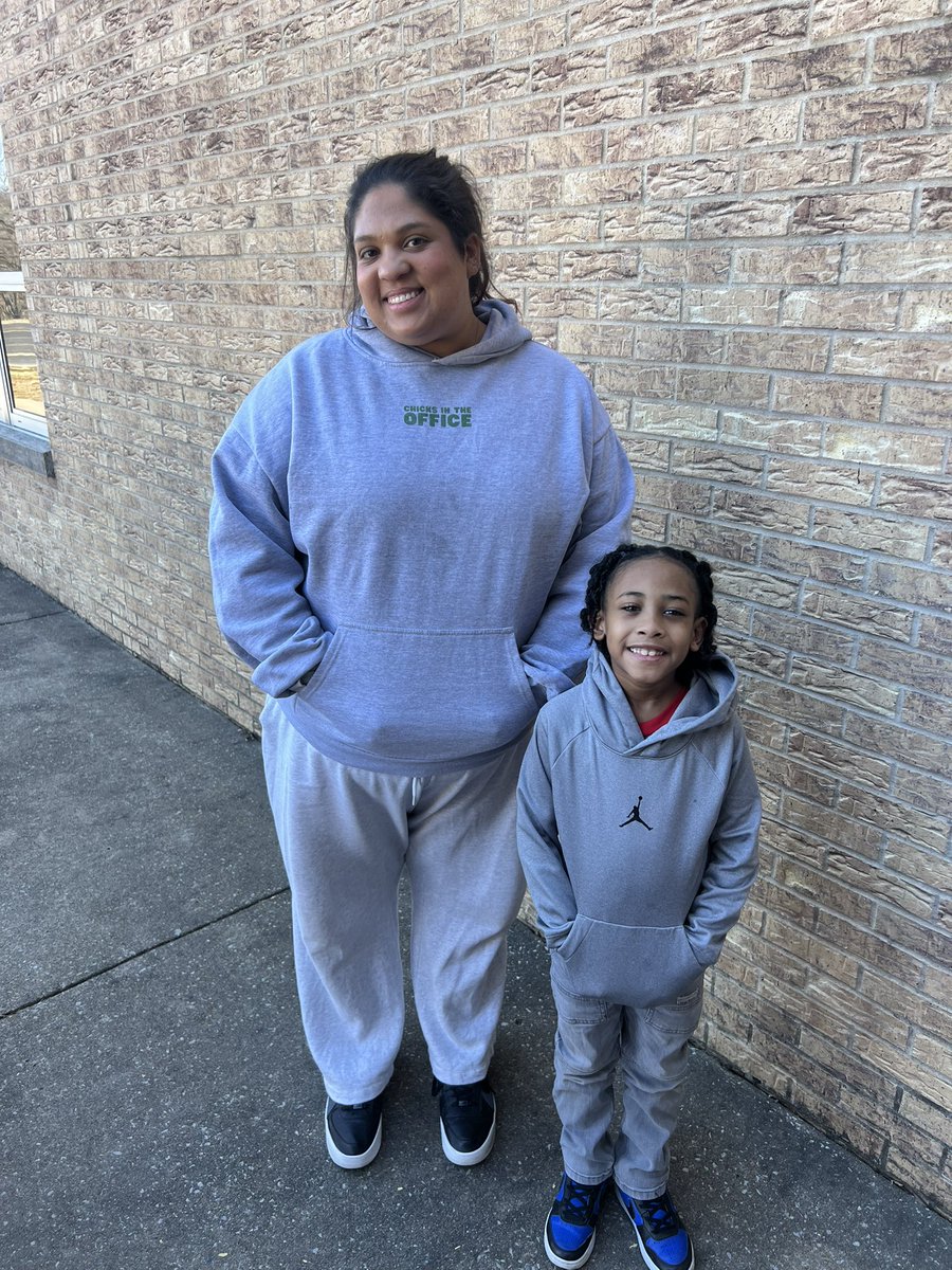 Double your kindness day with my twin! Happy kindness week! <a href="/ToppingBulldogs/">Topping Elementary</a> #nkcchampions