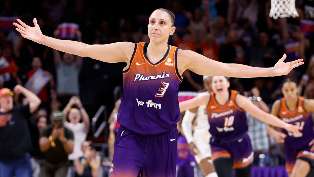 NBAdasMina's tweet photo. DIANA TAURASI ANUNCIOU A SUA APOSENTADORIA! 🥺🐐

Ela termina a carreira sendo uma das mais importantes atletas que esse esporte já viu. Foram 20 anos na WNBA, jogando até os 42 anos!

A maior cestinha da história da WNBA (10.646 PTS), a maior arremessadora de 3 PTS (1447 3PM) e a 4ª maior assistente (2394 AST) são alguns números que ela deixa nos livros.

A única atleta dos esportes coletivos a vencer 6 medalhas de ouro consecutivas nas Olimpíadas!

Draftada em 2004, foi ROY, MVP da W, 3x campeã, 11x All-Star, 14x All-WNBA, 5x cestinha e 2x MVP das Finais.

Um modelo. Pavimentadora. A GOAT!