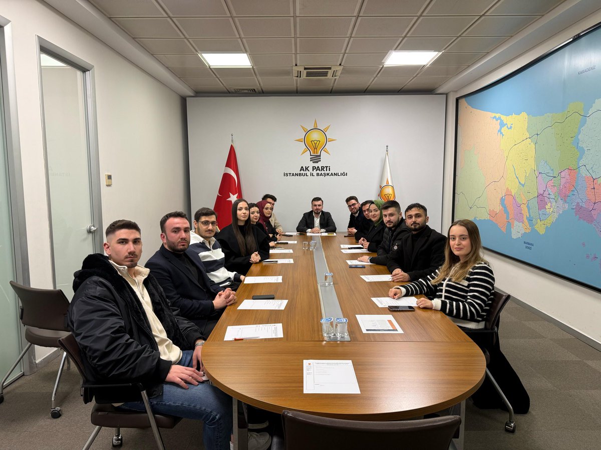 MuhammedYagcii's tweet photo. AK Parti İstanbul İl Gençlik Kolları Sivil Toplum ve Halkla İlişkiler Birimi Komisyon ve İlçe Birim Başkanları toplantılarımızı gerçekleştirdik. https://t.co/7F79W6CzK5