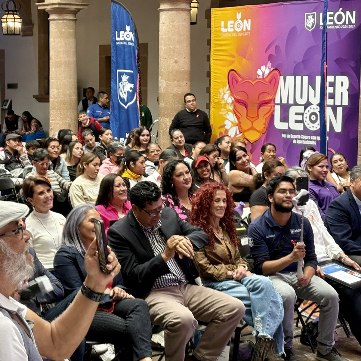 GuilloMedinaPl's tweet photo. Hoy el municipio firmó un acuerdo para promover un entorno deportivo seguro, inclusivo y respetuoso. 🤝🏻🦁 estaremos atentos deportivo su cumplimiento. ✅ https://t.co/L6xPXNrvwp