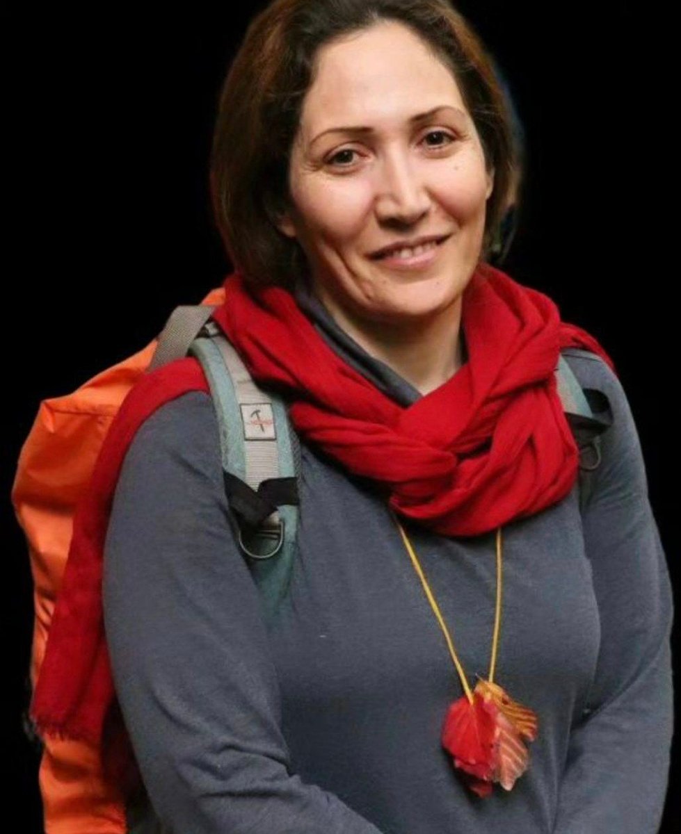 GrandeV401's tweet image. دادخواه حق آزادی و زندگی #شریفه_محمدی هستم.

#نه_به_اعدام 
#WeProtestExecution