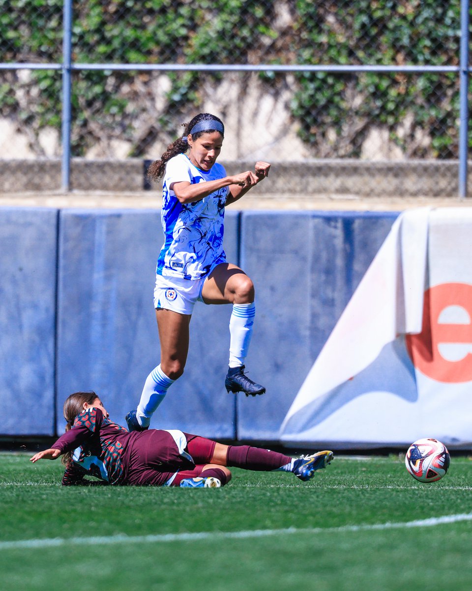 AzulFemenil's tweet photo. Galería 📸 de nuestro encuentro amistoso ante @Miseleccionfem Sub 20 💙 https://t.co/Jo7VODk5uT