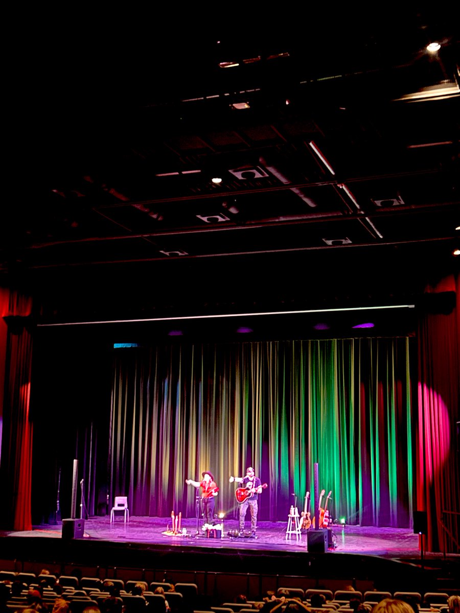 Such a unique and enriching cultural experience for students, offering them an amazing opportunity to learn about Indigenous culture through the power of music.  Massive shout out to Principal Mr Larose <a href="/SacredHeartOCSB/">Sacred Heart Catholic High School</a> and <a href="/twinflamesband/">Twin Flames</a> for organizing this incredible concert!