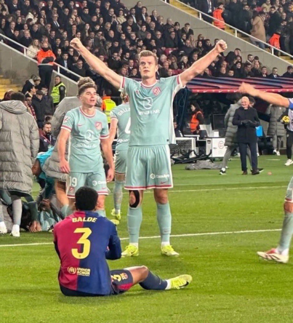 𝗟𝗔 𝗦𝗧𝗔𝗧 𝗘𝗦𝗧 𝗙𝗢𝗟𝗟𝗘 😱

𝟭𝟲 𝗕𝗨𝗧𝗦 𝗗𝗔𝗡𝗦 𝗟𝗘 𝗧𝗘𝗠𝗣𝗦 𝗔𝗗𝗗𝗜𝗧𝗜𝗢𝗡𝗡𝗘𝗟 𝗣𝗢𝗨𝗥 𝗟’𝗔𝗧𝗟𝗘𝗧𝗜𝗖𝗢 𝗠𝗔𝗗𝗥𝗜𝗗 𝗖𝗘𝗧𝗧𝗘 𝗦𝗔𝗜𝗦𝗢𝗡 𝗘𝗡 𝟯𝟵 𝗠𝗔𝗧𝗖𝗛𝗦 😳🔴⚪️

⚽️ 90+4' - Koke vs Girona
⚽️ 90+2' - Correa vs Bilbao
⚽️ 90+4' - Álvarez vs Valencia