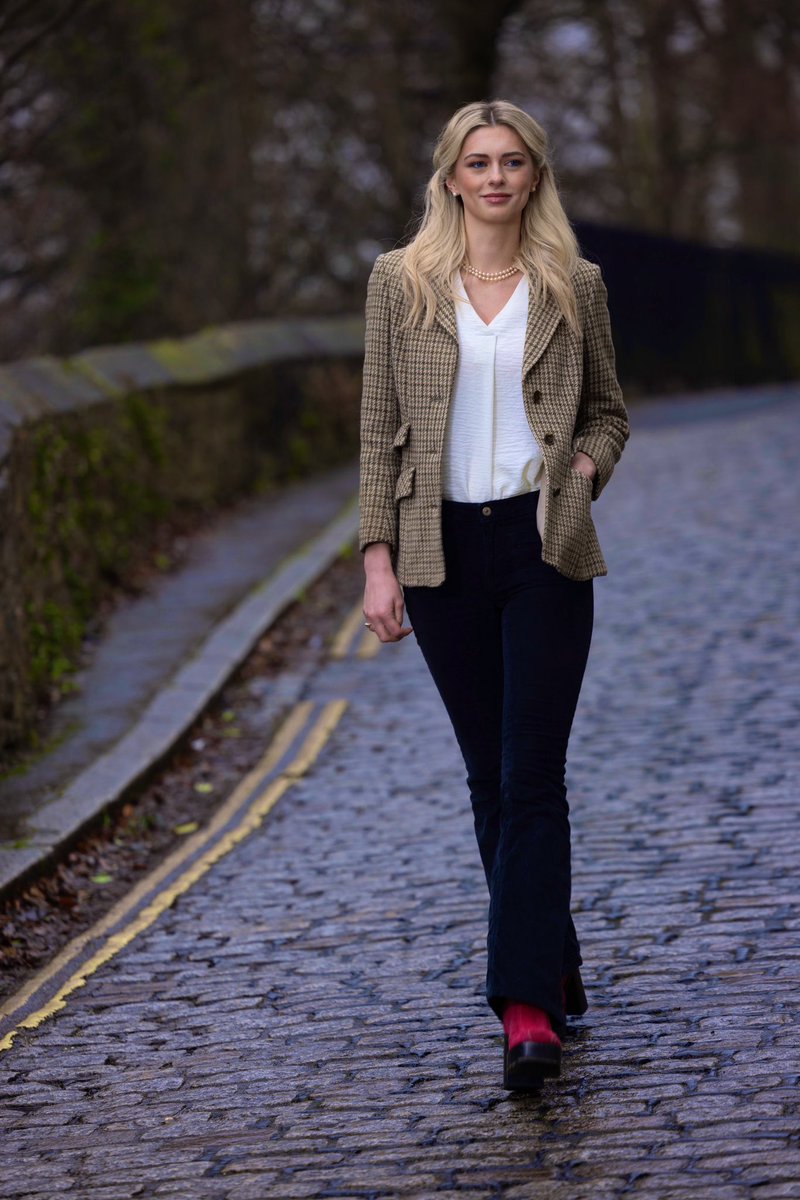 fleurmeston's tweet image. A progressively silly shoot for Country Life 

John Millard / Copyright Country Life Picture Library @Countrylifemag #countrylife #frontispiece