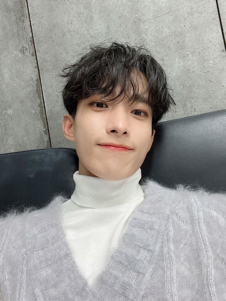 도겸이 파마하면 뽀글뽀글 푸들되는거..๑˃̶͈̀Ⱉ˂̶͈́๑