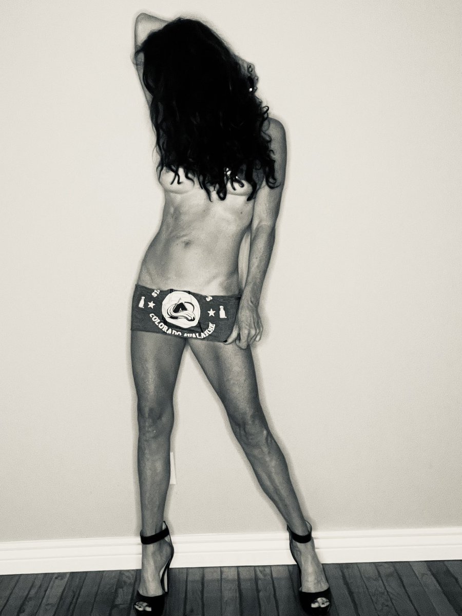 coloradofitbaker (@cofitbaker) on Twitter photo Devils in Denver tomorrow night. See you at the game. (Should I bring a jacket?)
<a href="/fithotmoms/">fithotmoms</a> <a href="/Bombshell2k22/">BombshellBeauties</a> #NHL #Hockey #HockeyFans #avs Devils in Denver tomorrow night. See you at the game. (Should I bring a jacket?)
<a href="/fithotmoms/">fithotmoms</a> <a href="/Bombshell2k22/">BombshellBeauties</a> #NHL #Hockey #HockeyFans #avs